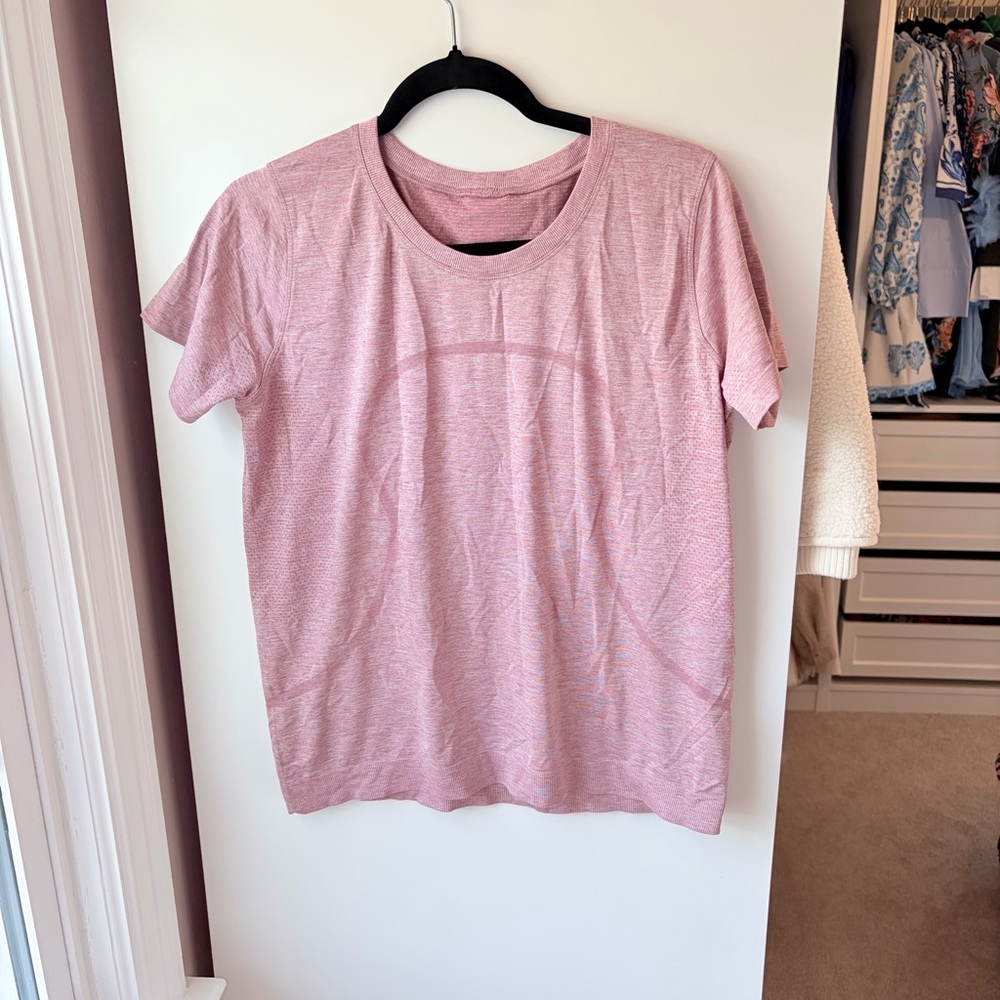 Women’s lululemon relaxed fit tee